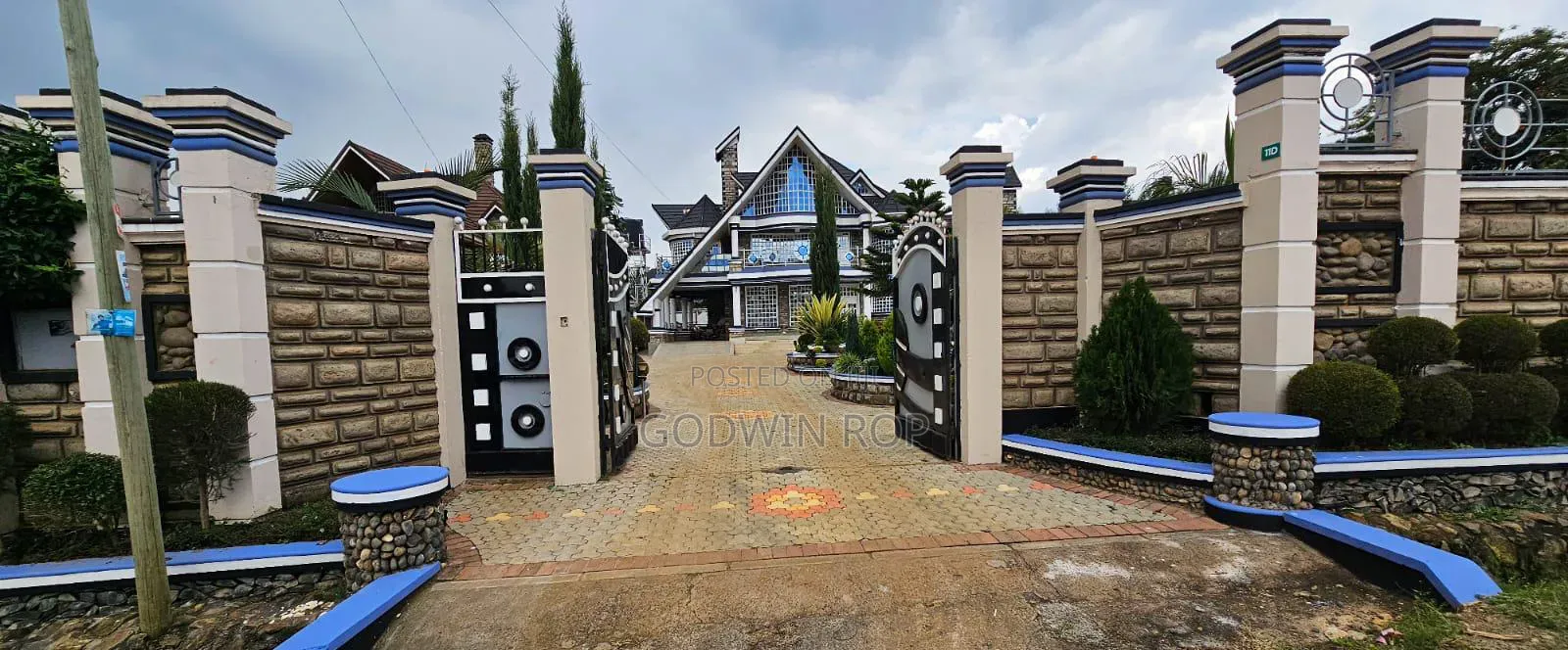 7bdrm Maisonette in Hillside for sale in Hillside