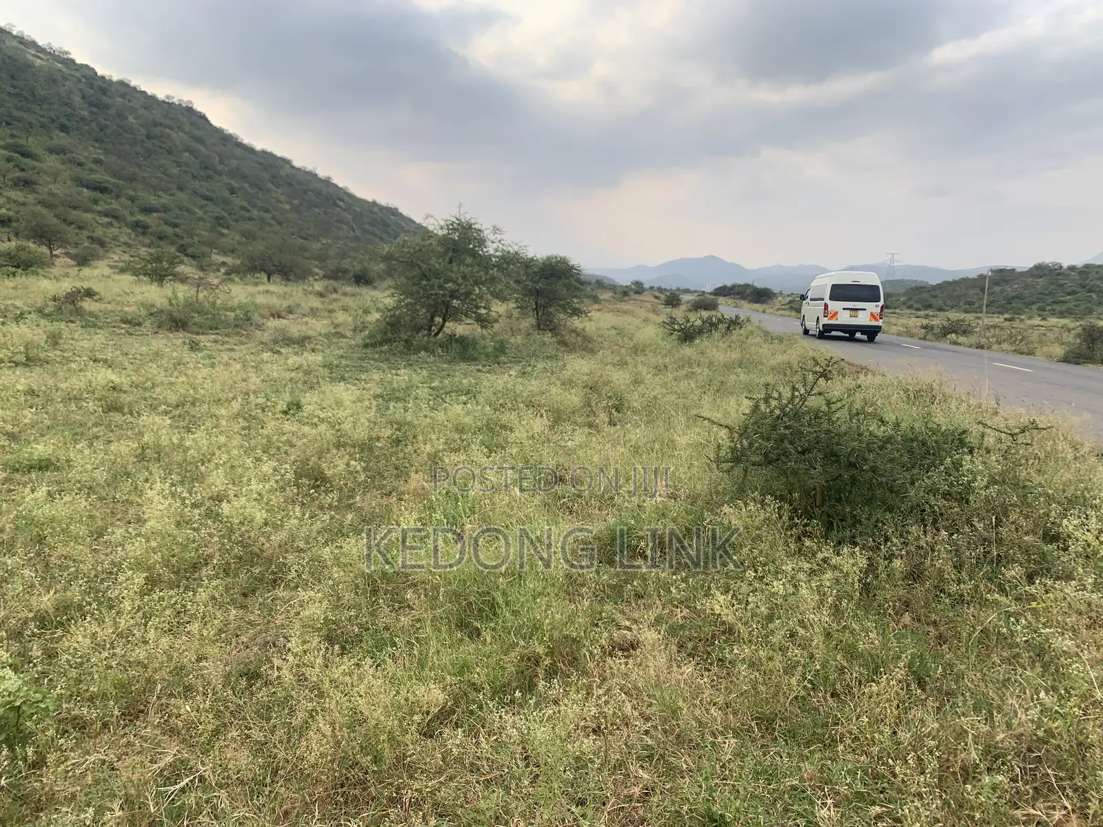 5 Acres Thigio / Ndiuni 5 Acres Touching Tarmac in Ndeiya