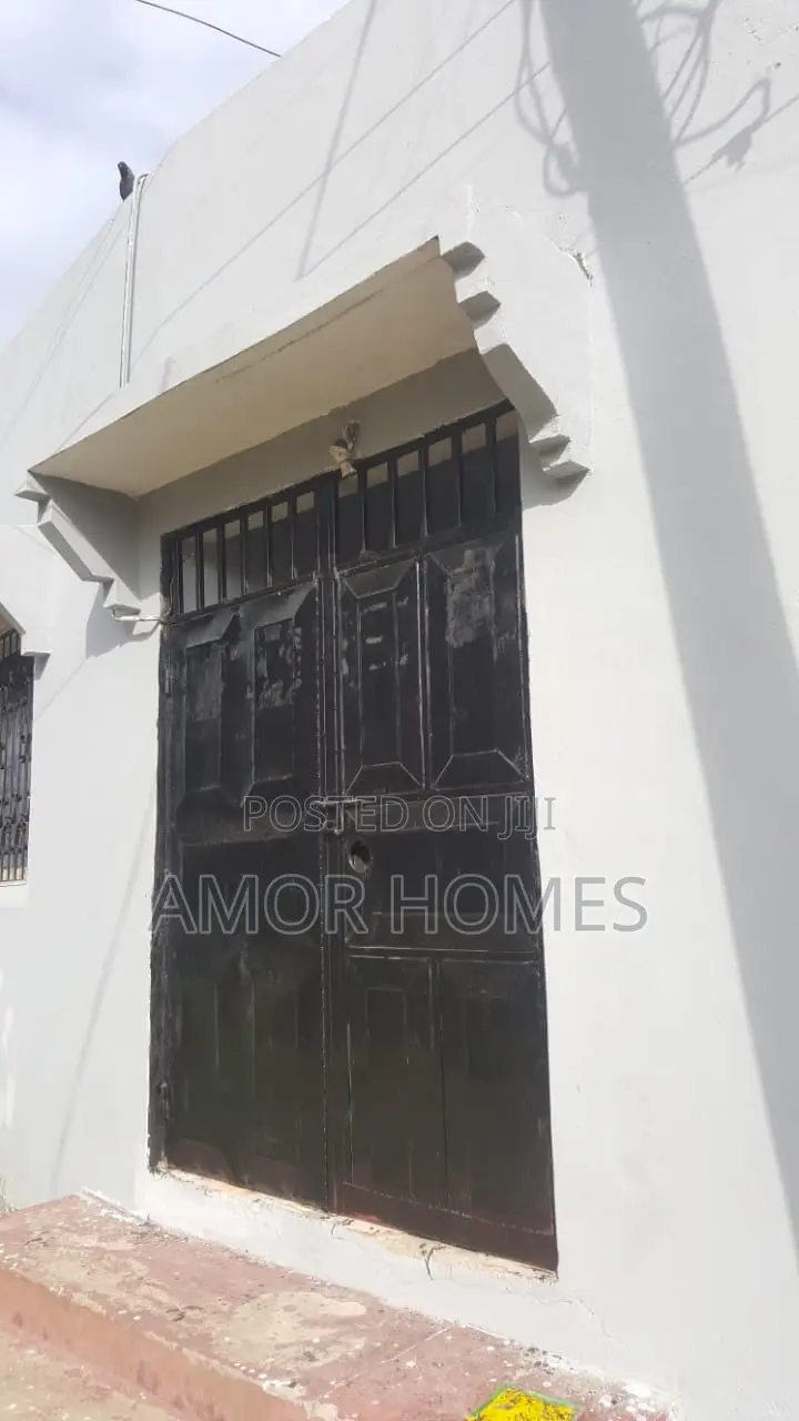 Shop to Let in Mshomoroni