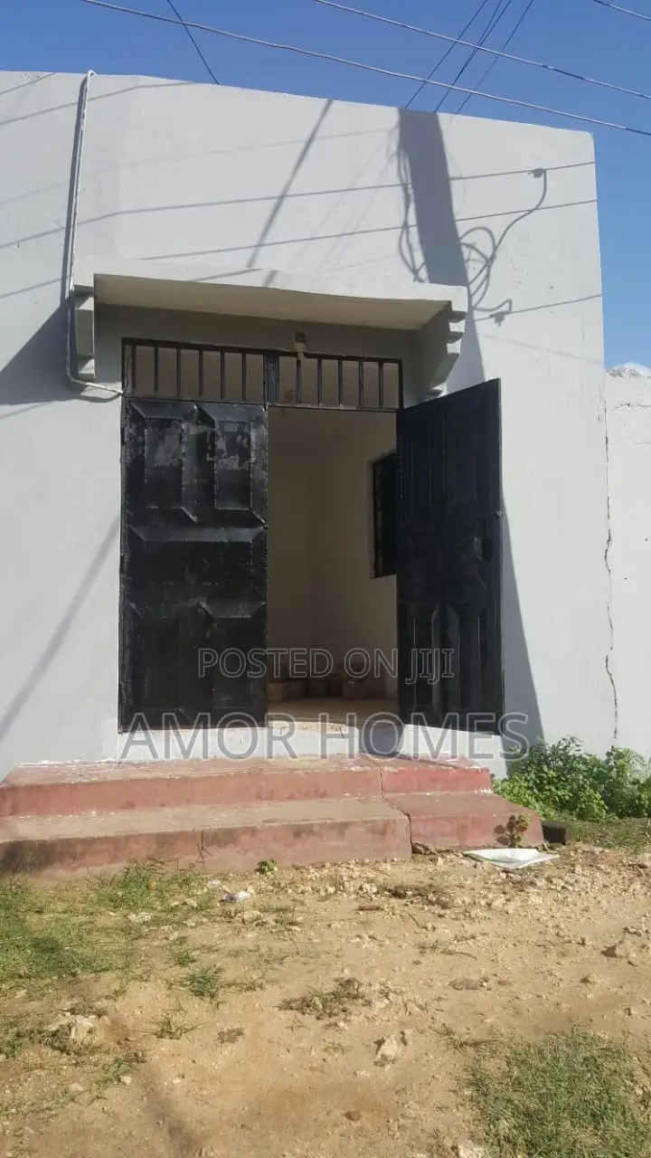 Shop to Let in Mshomoroni