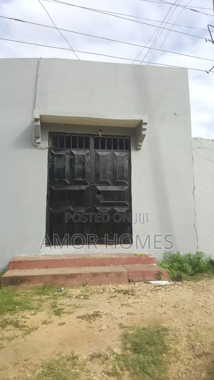 Shop to Let in Mshomoroni
