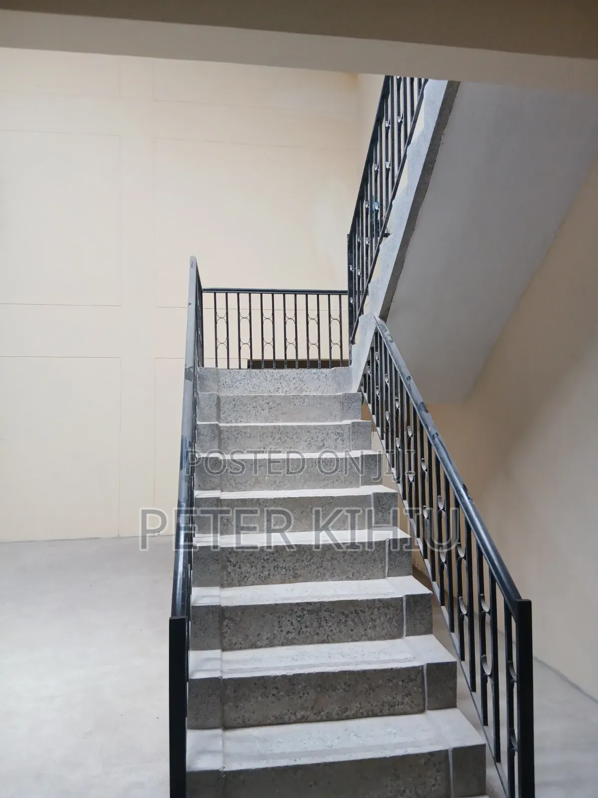 Godown to Let 10000sqft Along North Airport Road Embakasi in Nyayo Estate
