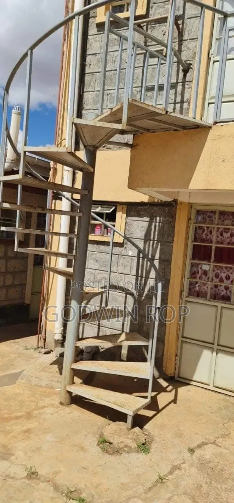 18bdrm Duplex in Sogomo, Kimumu for sale in Kimumu
