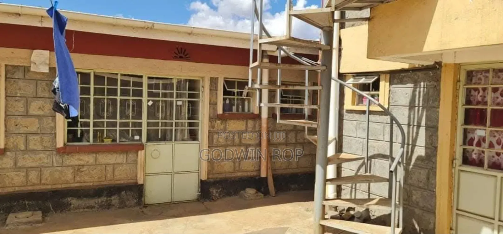 18bdrm Duplex in Sogomo, Kimumu for sale in Kimumu