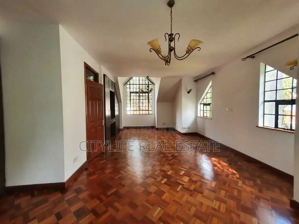 4bdrm Villa in Chalbi Drive, Muthangari for sale in Muthangari