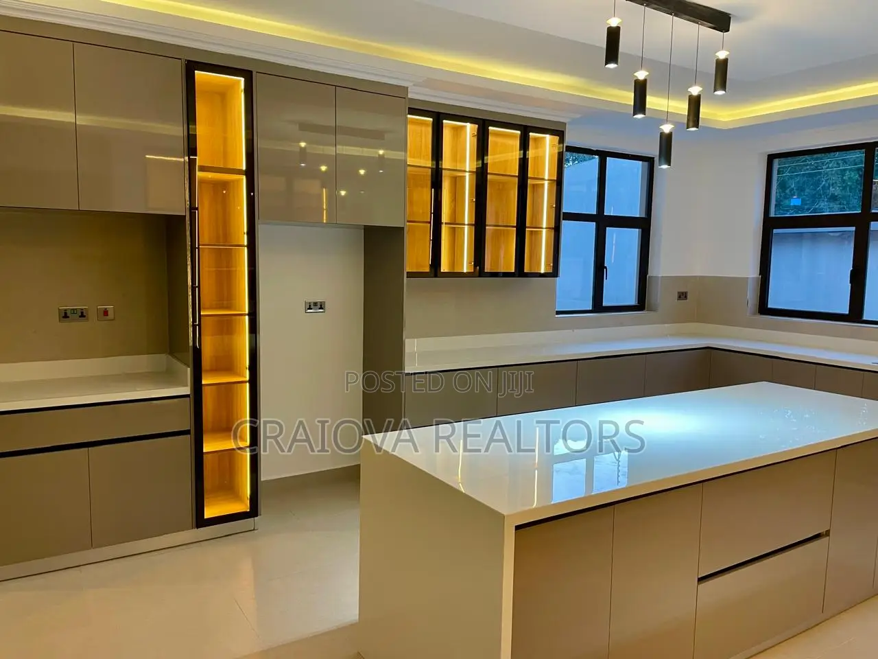 6bdrm Villa in Hardy for sale in Hardy