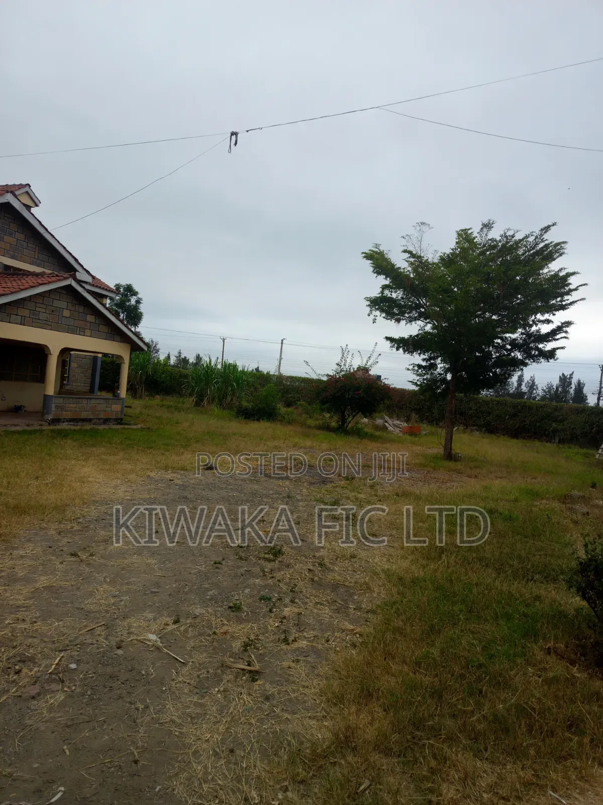 Half Acre With an 8 Bedroom Maisonette for Lease in Ruai in Ruai