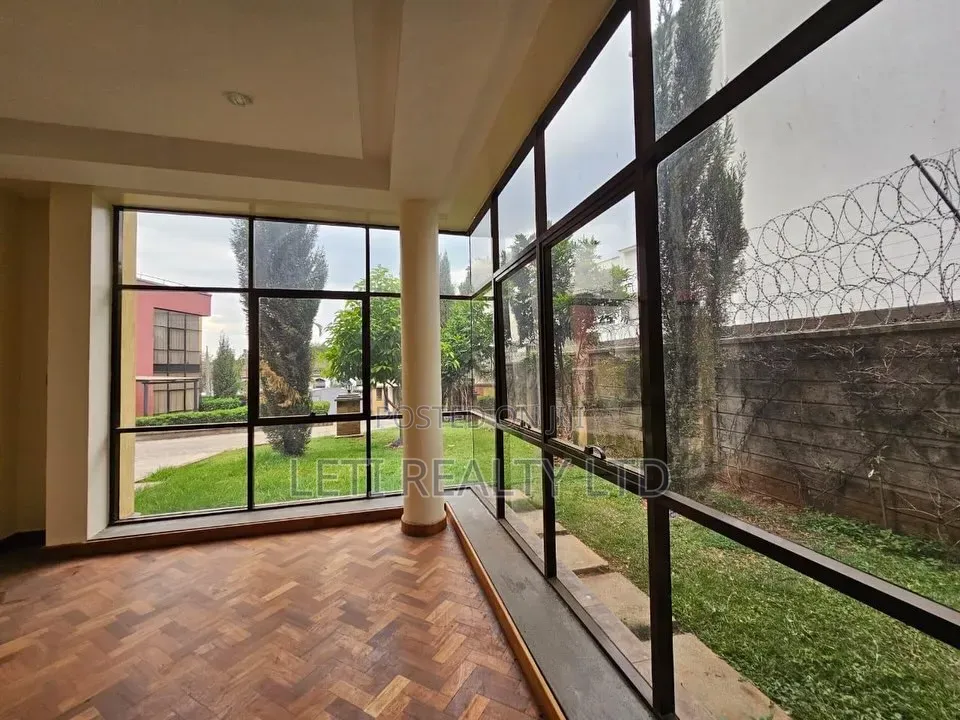 5bdrm Townhouse/Terrace in Muthangari for sale in Muthangari