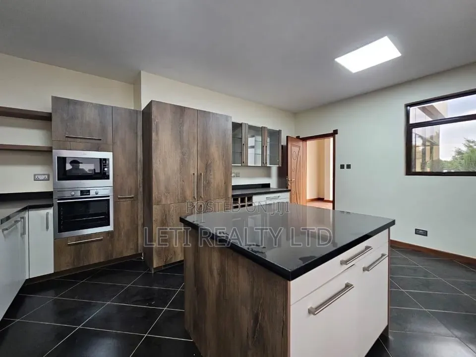 5bdrm Townhouse/Terrace in Muthangari for sale in Muthangari