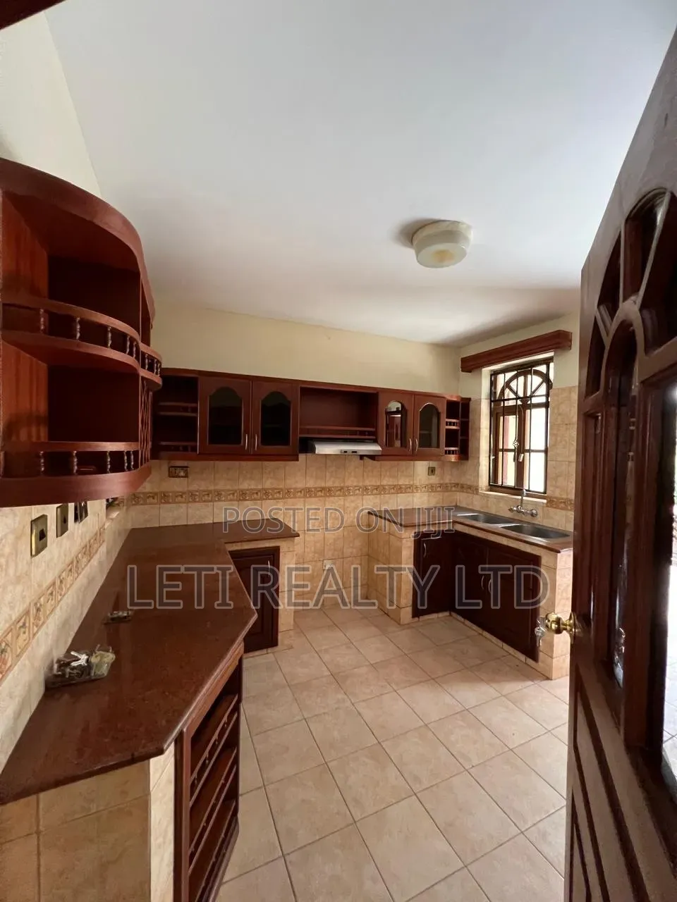 4bdrm Townhouse/Terrace in Muthangari for sale in Muthangari