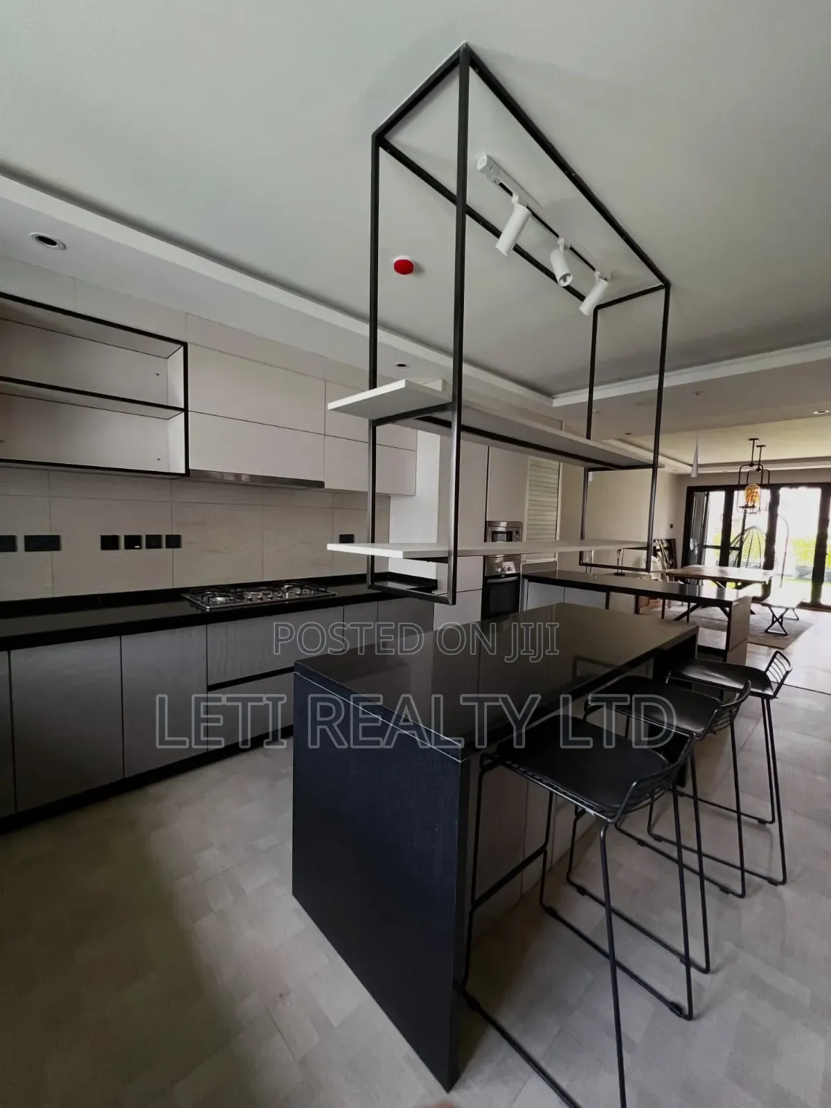 5bdrm Townhouse/Terrace in Maziwa for sale in Maziwa