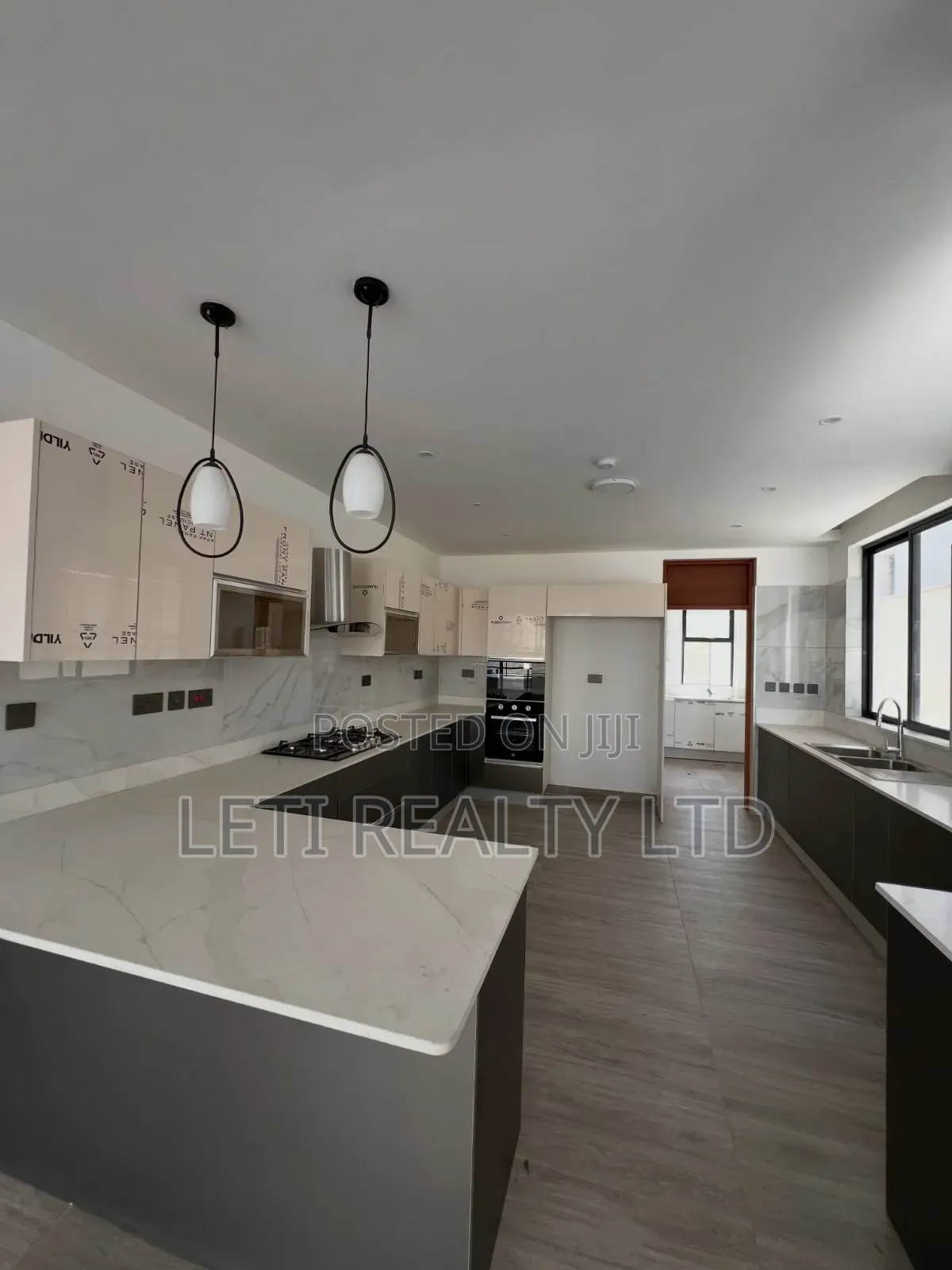 5bdrm Townhouse/Terrace in Maziwa for sale in Maziwa