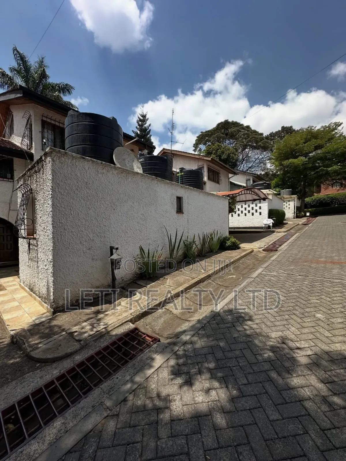 4bdrm Townhouse/Terrace in Muthangari for sale in Muthangari