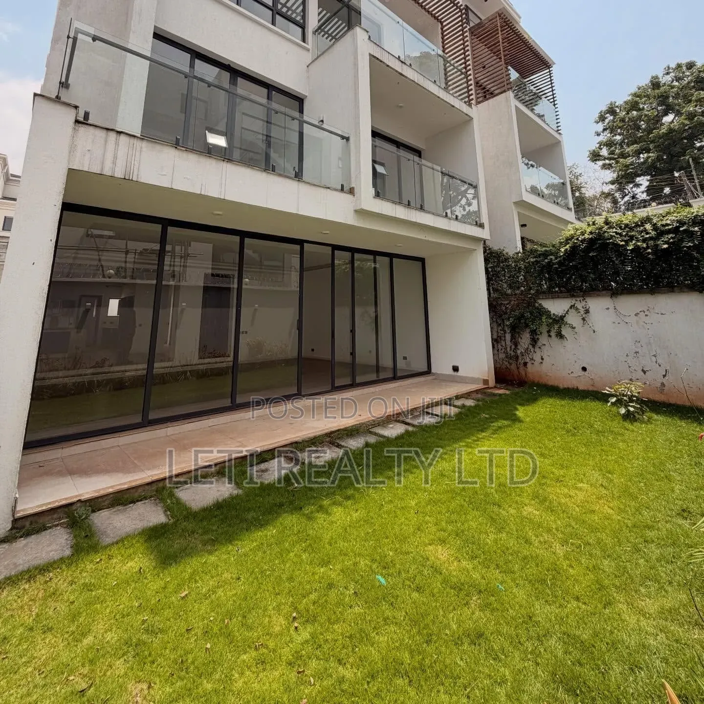 5bdrm Townhouse/Terrace in Muthangari for sale in Muthangari