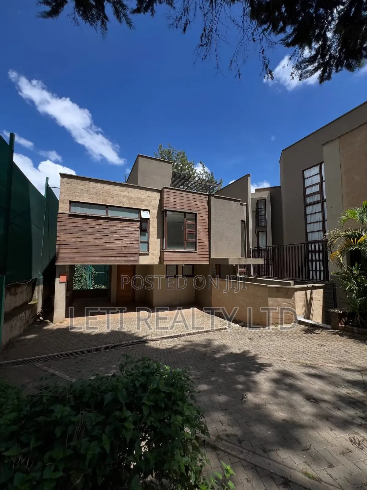 4bdrm Townhouse/Terrace in Muthangari for sale in Muthangari