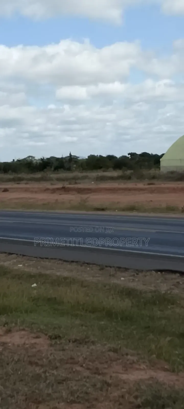 2.04 Acres Touching Machakos Makutano Tarmac Road in Junction