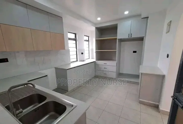 3bdrm Maisonette in Gateway Mall Area for rent in Gateway Mall Area