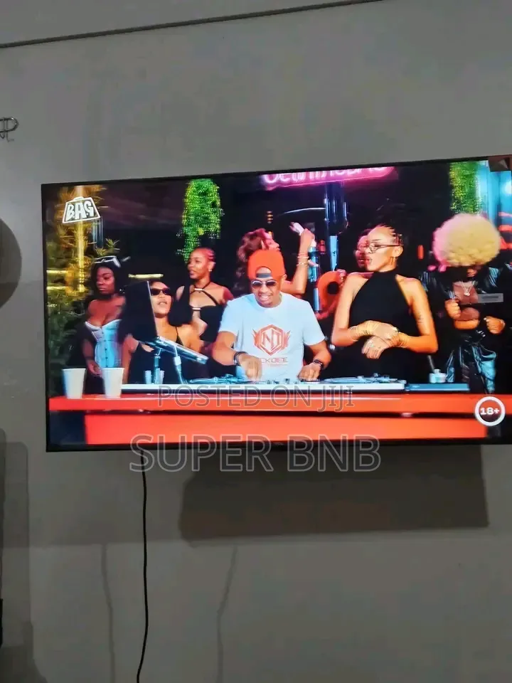 Voi Airbnb Whatsapp/ Call Studio and One Bedroom in Voi Mombasa in Moi Avenue (Msa)