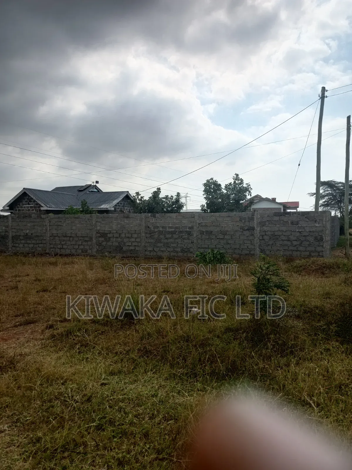 1 Acre for Sale Touching Tarmack in Shujaa Mihang'o in Chokaa