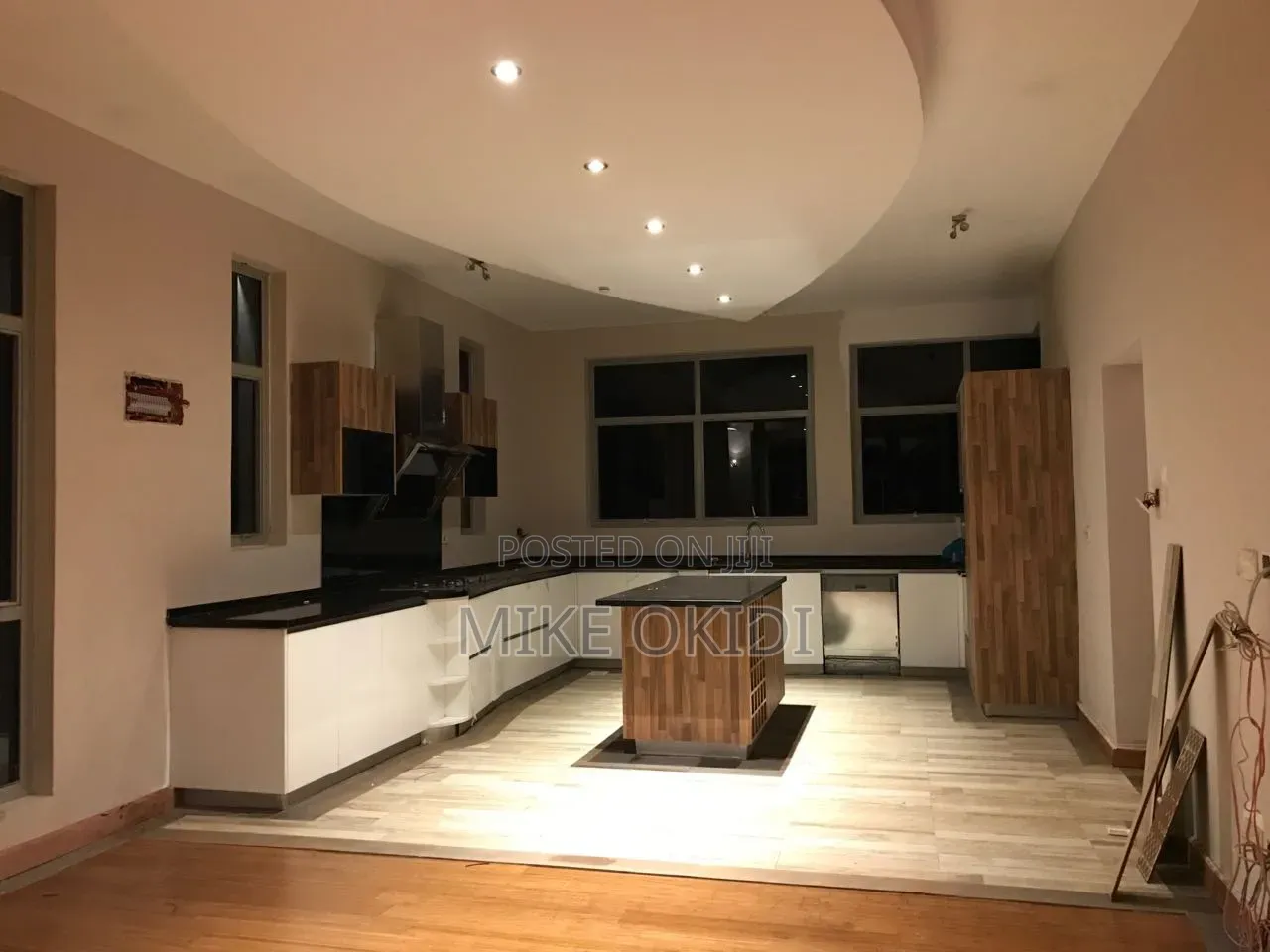 5bdrm Mansion in Nandi, Hardy for sale in Hardy