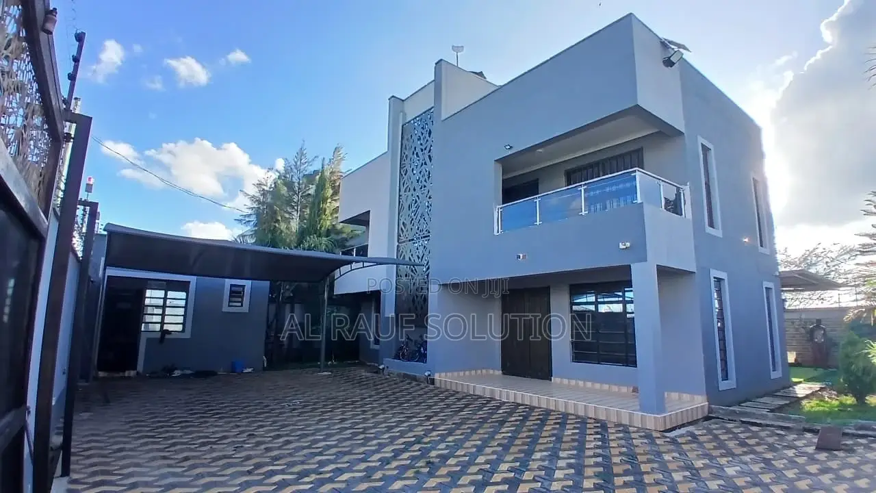 4bdrm Mansion in Banita, Kamulu for sale in Kamulu