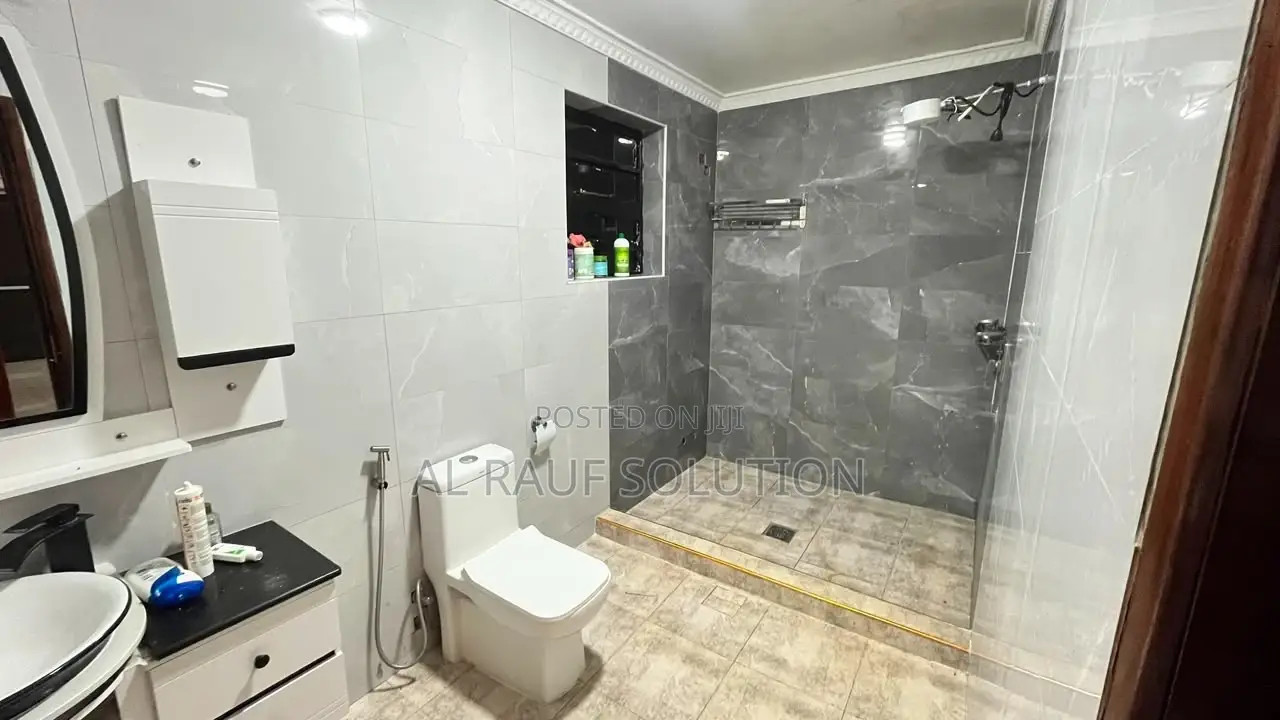 4bdrm Mansion in Banita, Kamulu for sale in Kamulu
