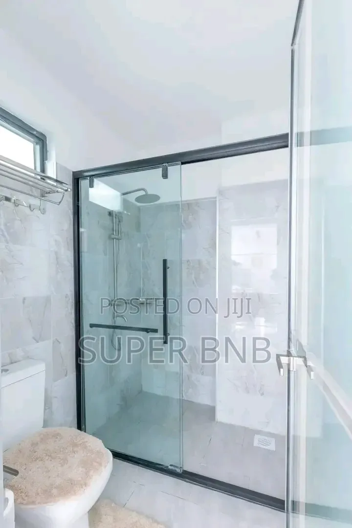 Airbnb Studio Apartment in Prestigious Lavington Valley Arcad in Valley Arcade