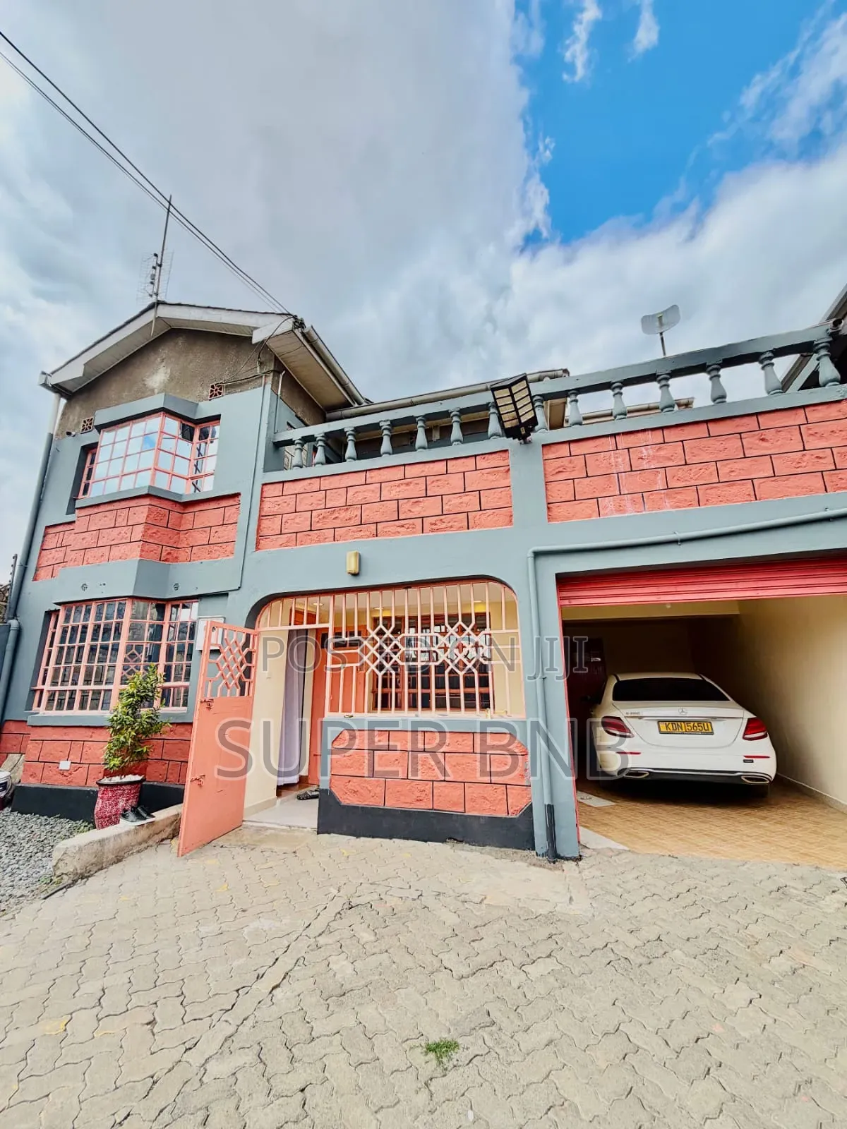 Airbnb 5 Bedrooms Own Compound Partying Ruracio in Muthangari