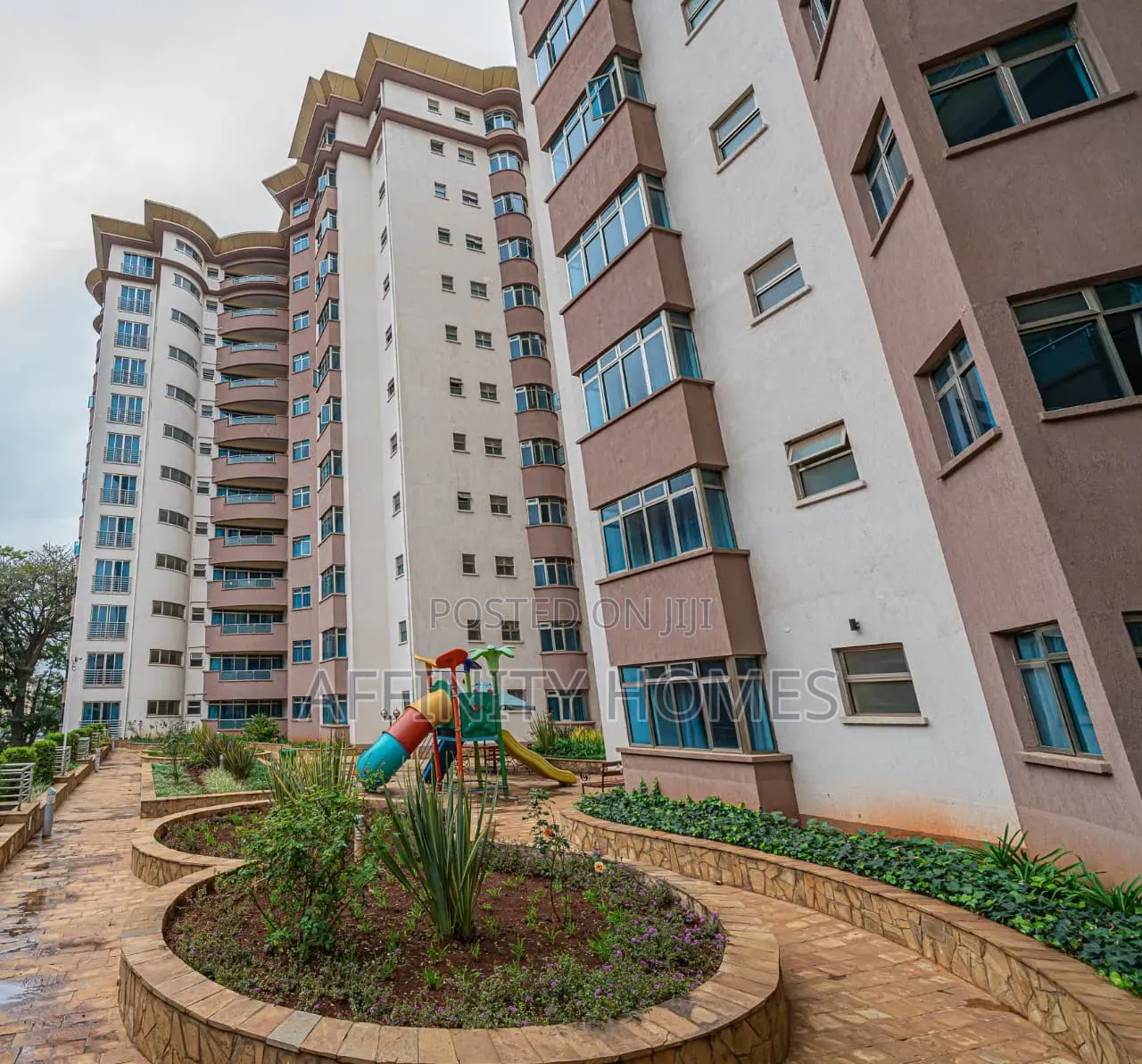 Furnished 3bdrm Block of Flats in Valley Arcade for sale in Valley Arcade