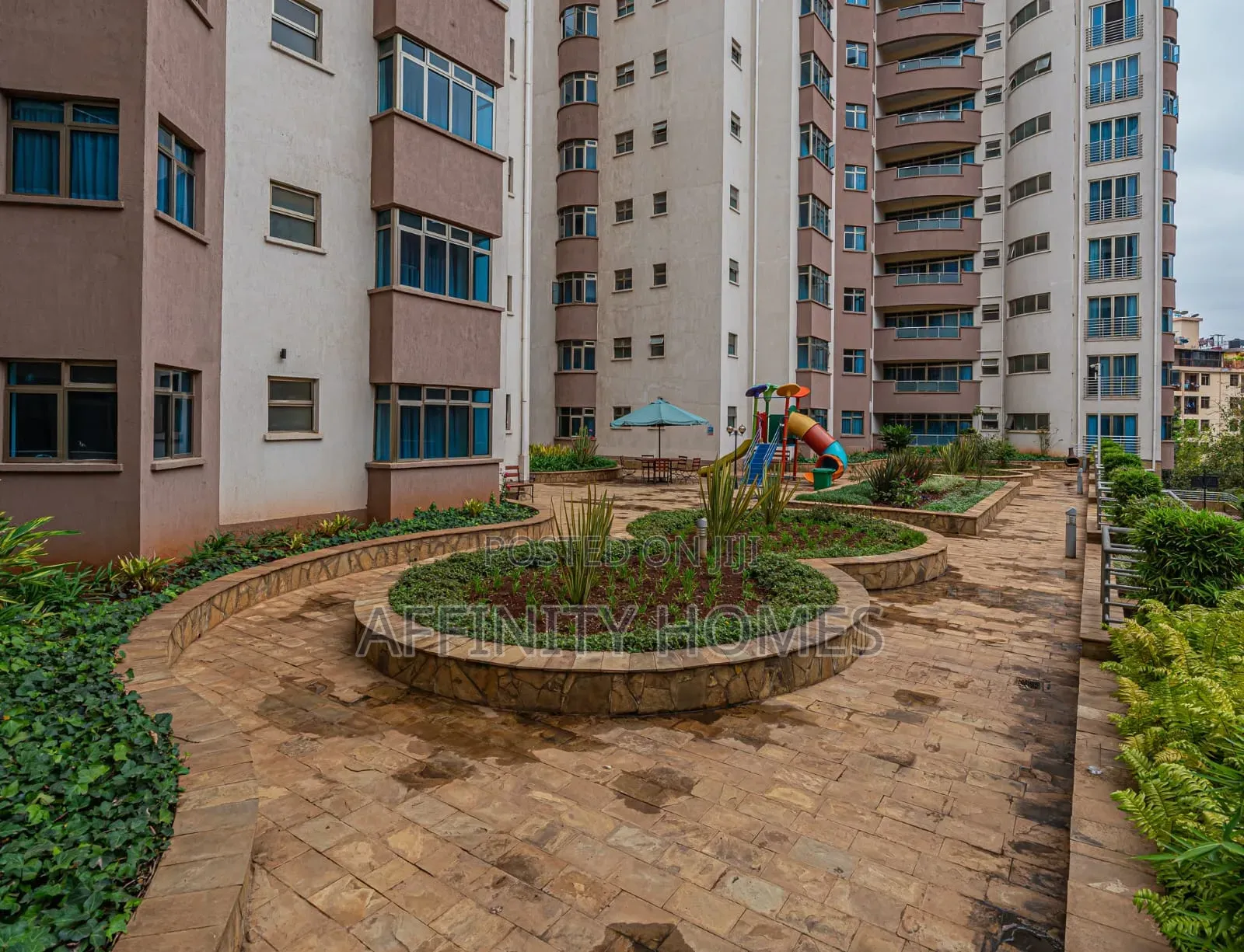 Furnished 3bdrm Block of Flats in Valley Arcade for sale in Valley Arcade