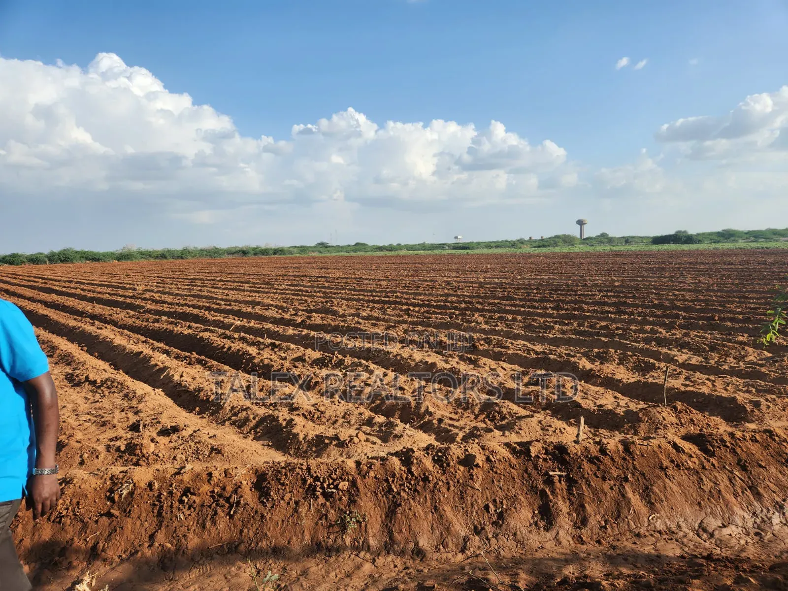 10,000-Acre Prime Land for Sale: Tana River Frontage | Ready Title in Garashi