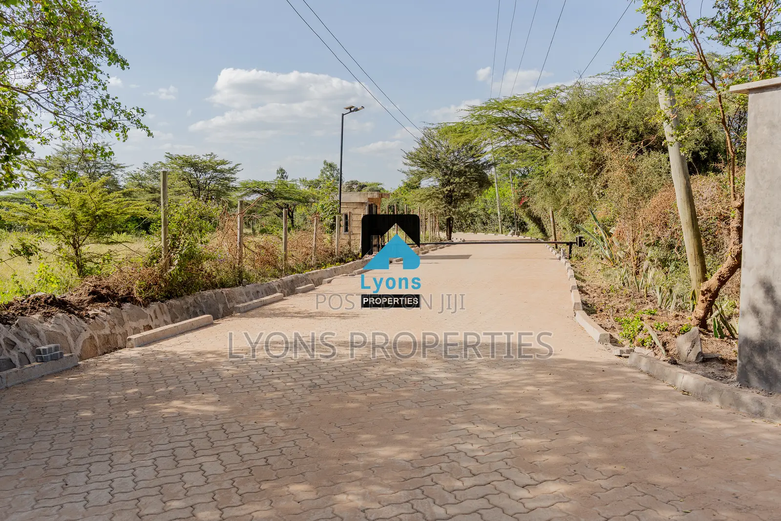 3/4 Acre Of Land For Sale In Maasailodge Including A 6 Bdrm in Maasai Lodge