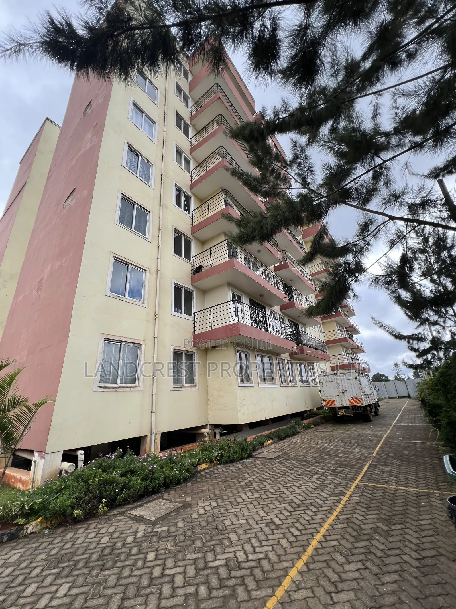 2bdrm Apartment in Race Course for sale in Race Course