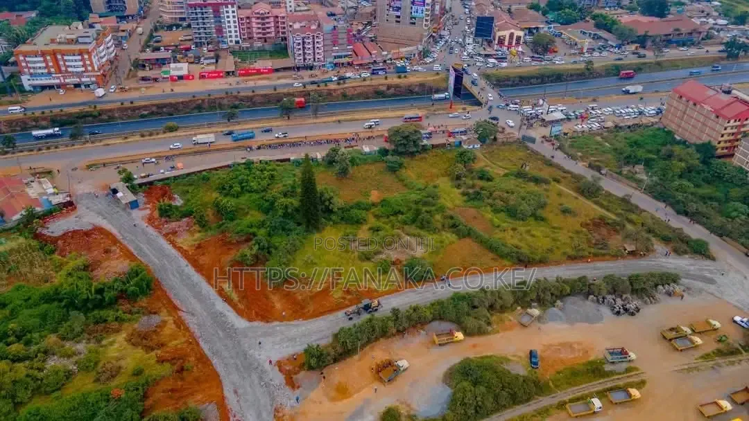 3/4 Acre Plot Touching Tarmac Suitable for Petrol Station in Juja ^Jm in Kalimoni