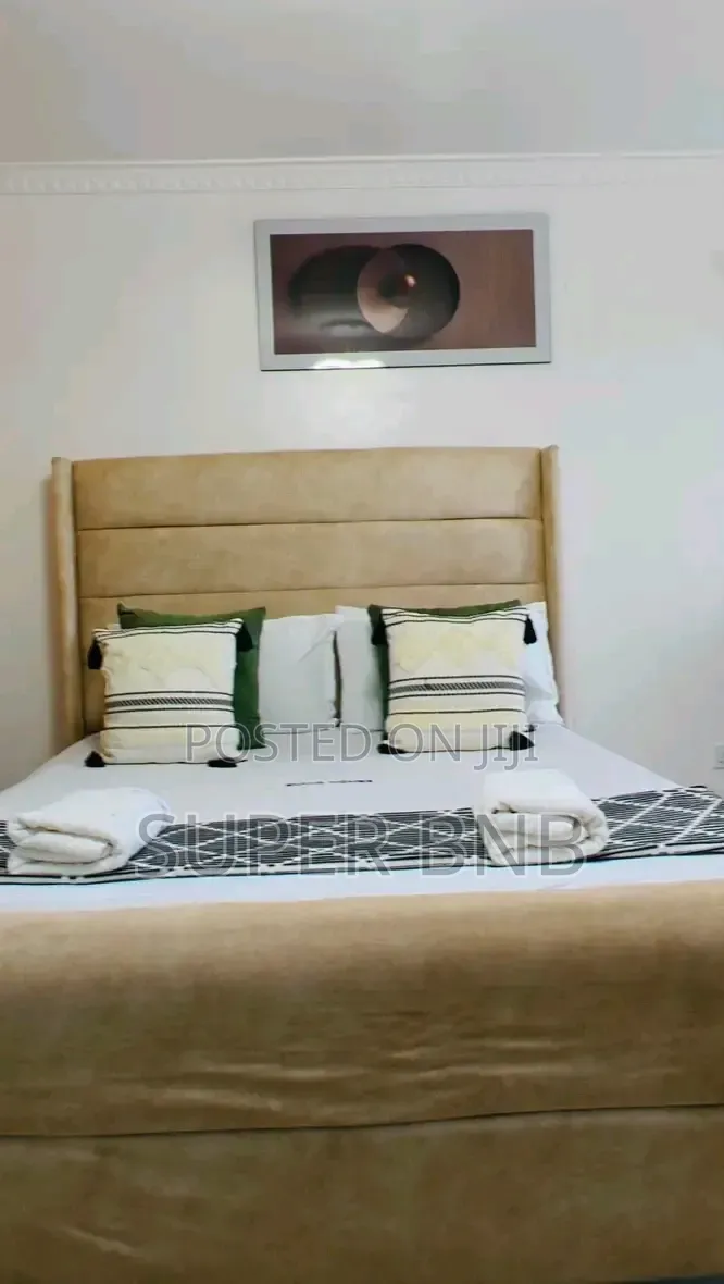 Crown Z Towers -Kamakis Airbnb Apartments Cosy in Kamakis