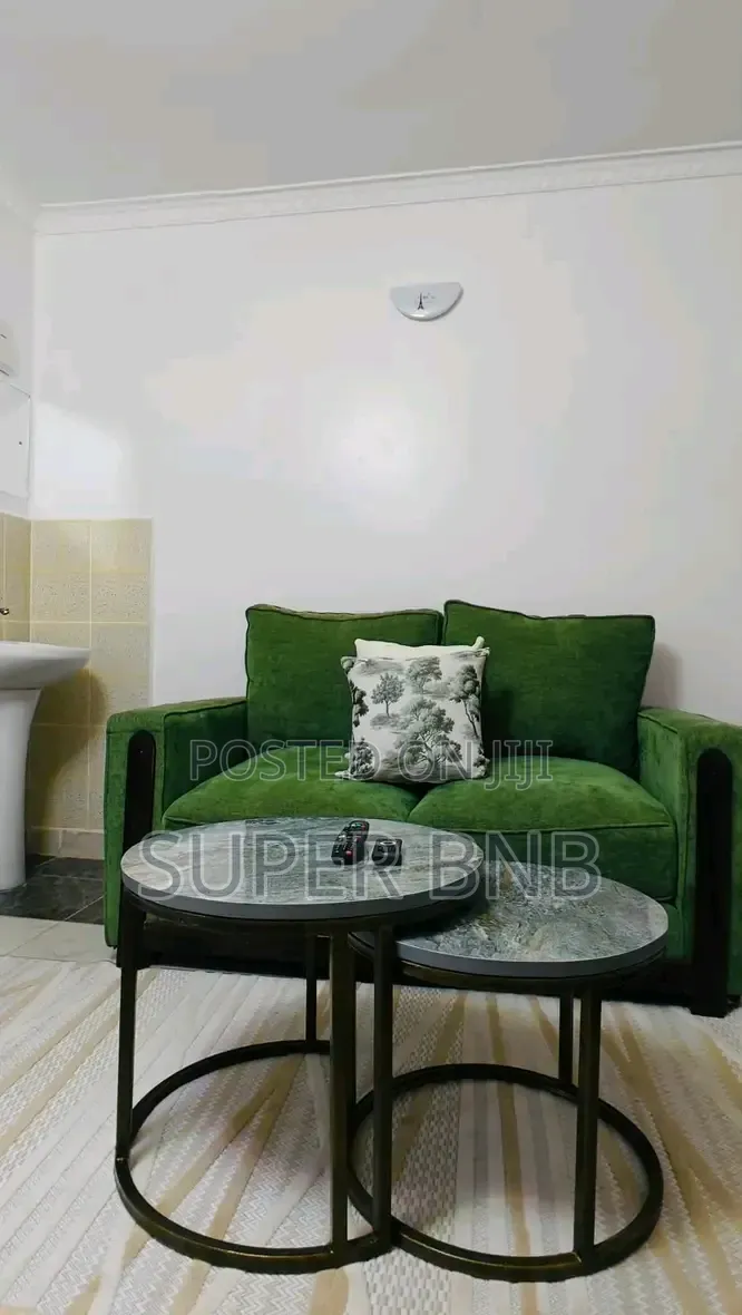 Crown Z Towers -Kamakis Airbnb Apartments Cosy in Kamakis