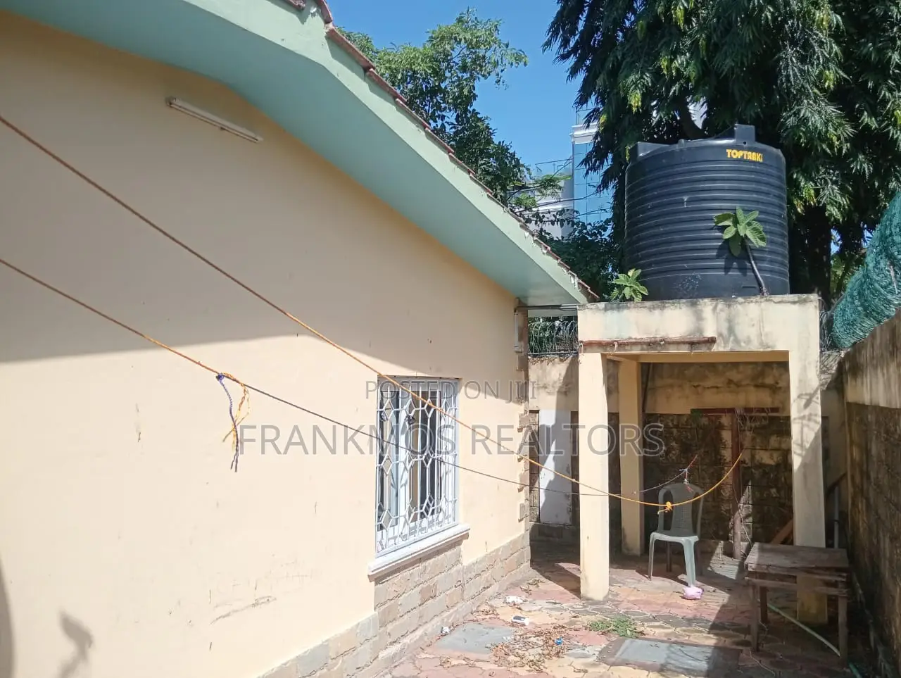 3bdrm Bungalow in Vescon 1 for sale in Vescon Estate