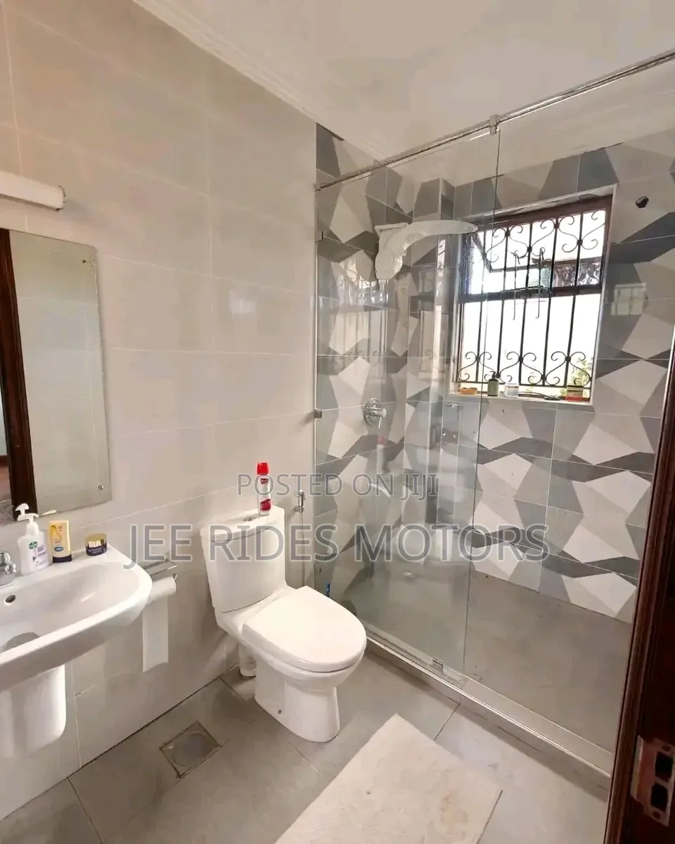 4bdrm Mansion in Karen, Nairobi Central for sale in Nairobi Central