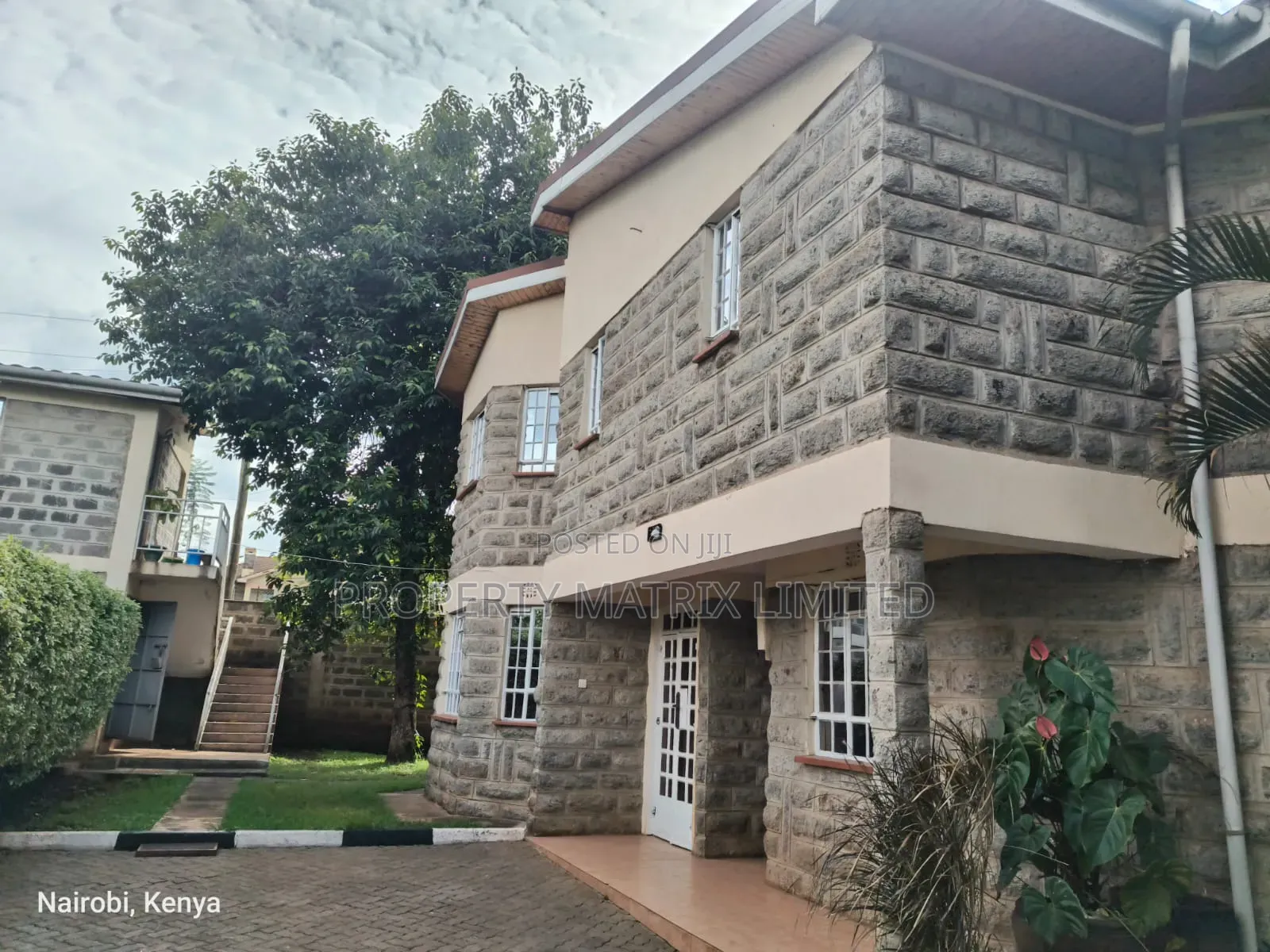 4bdrm Maisonette in Thome 5 for sale in Thome