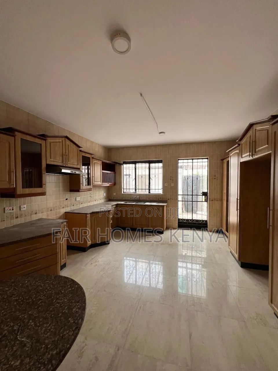 4bdrm Townhouse / Terrace in Brookside Drive, Spring Valley for rent in Spring Valley