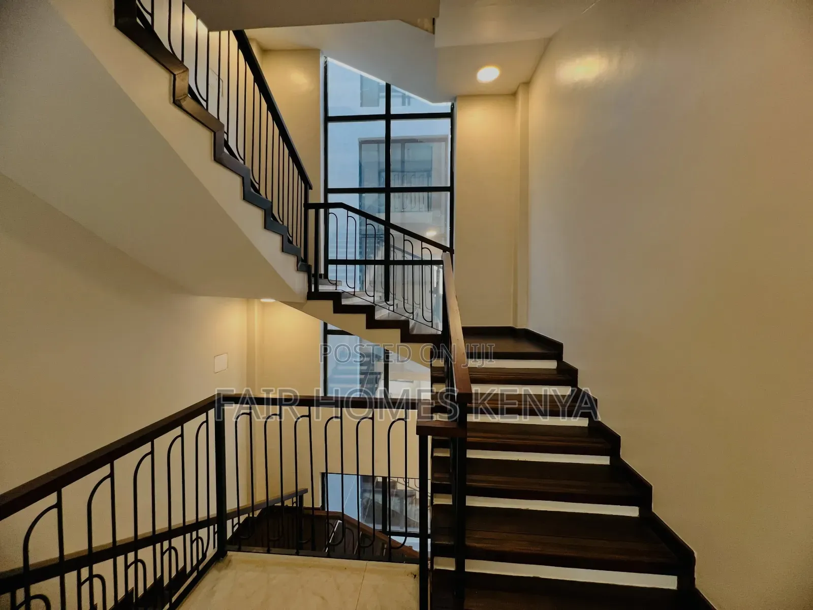 5bdrm Townhouse / Terrace in Manyani East, Muthangari for rent in Muthangari