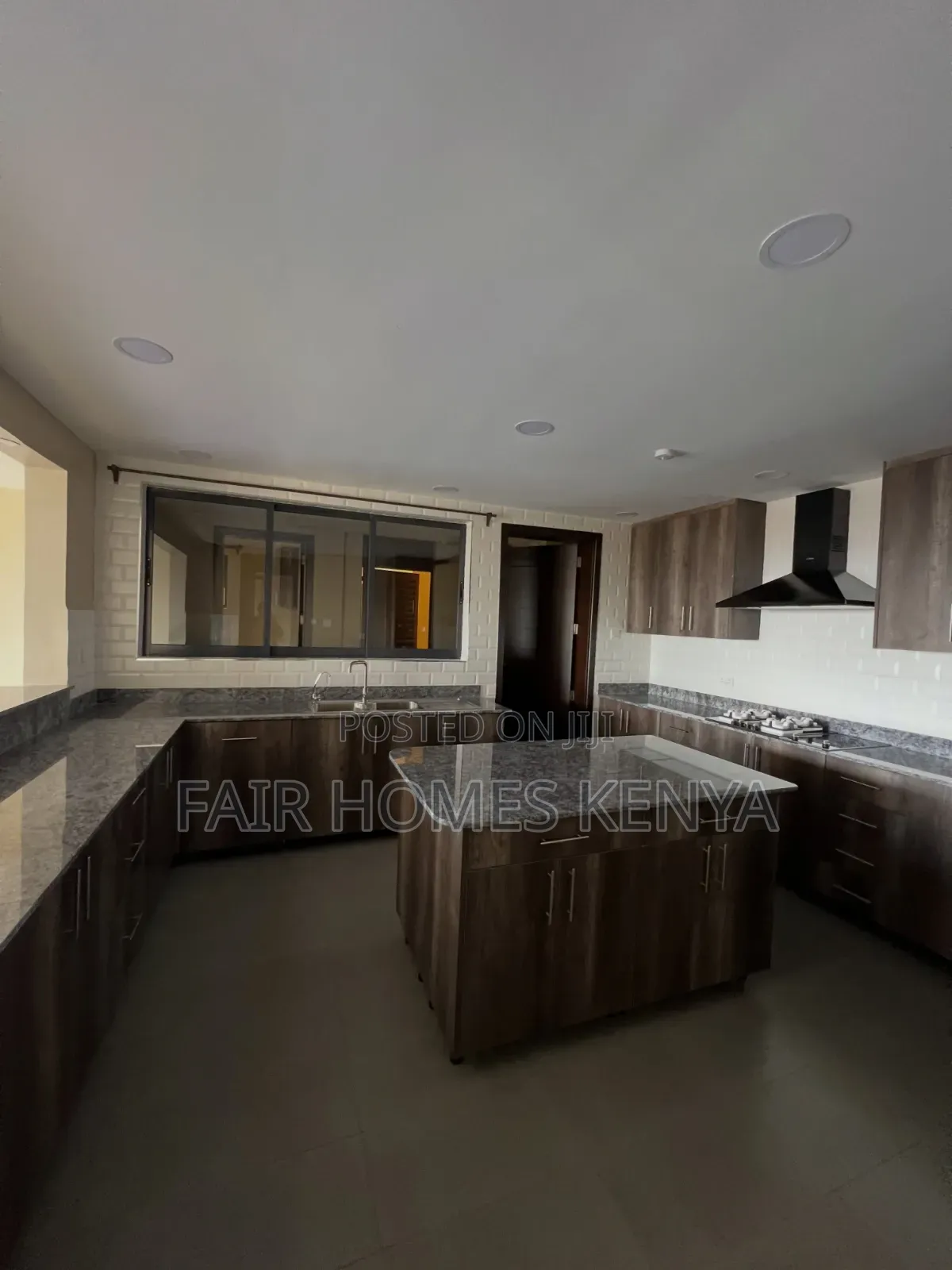 4bdrm Duplex in Gitanga Road, Valley Arcade for rent in Valley Arcade