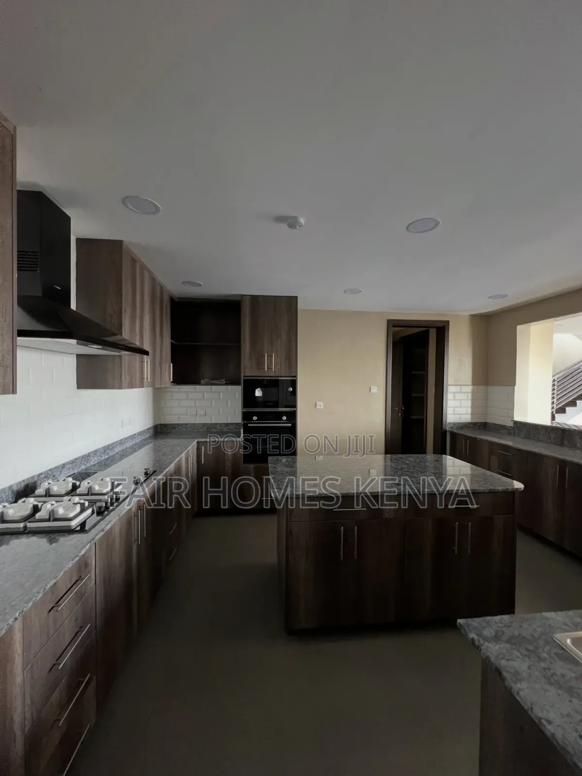 4bdrm Duplex in Gitanga Road, Valley Arcade for rent in Valley Arcade