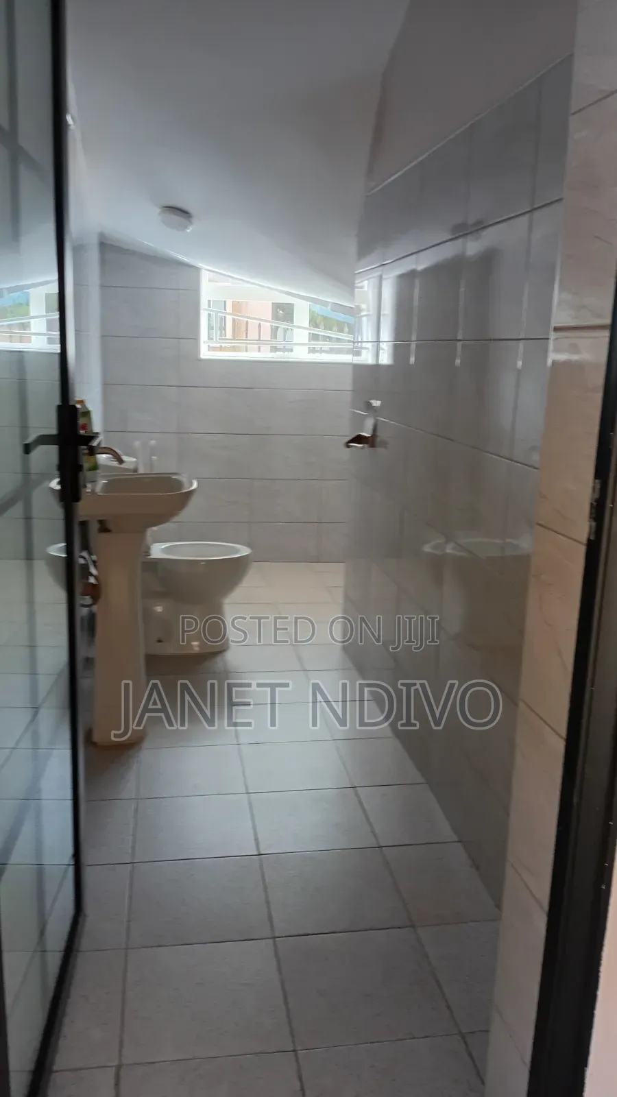 4bdrm Maisonette in Elgon Massionate, Kenyatta Road / Theta for sale in Kenyatta Road / Theta
