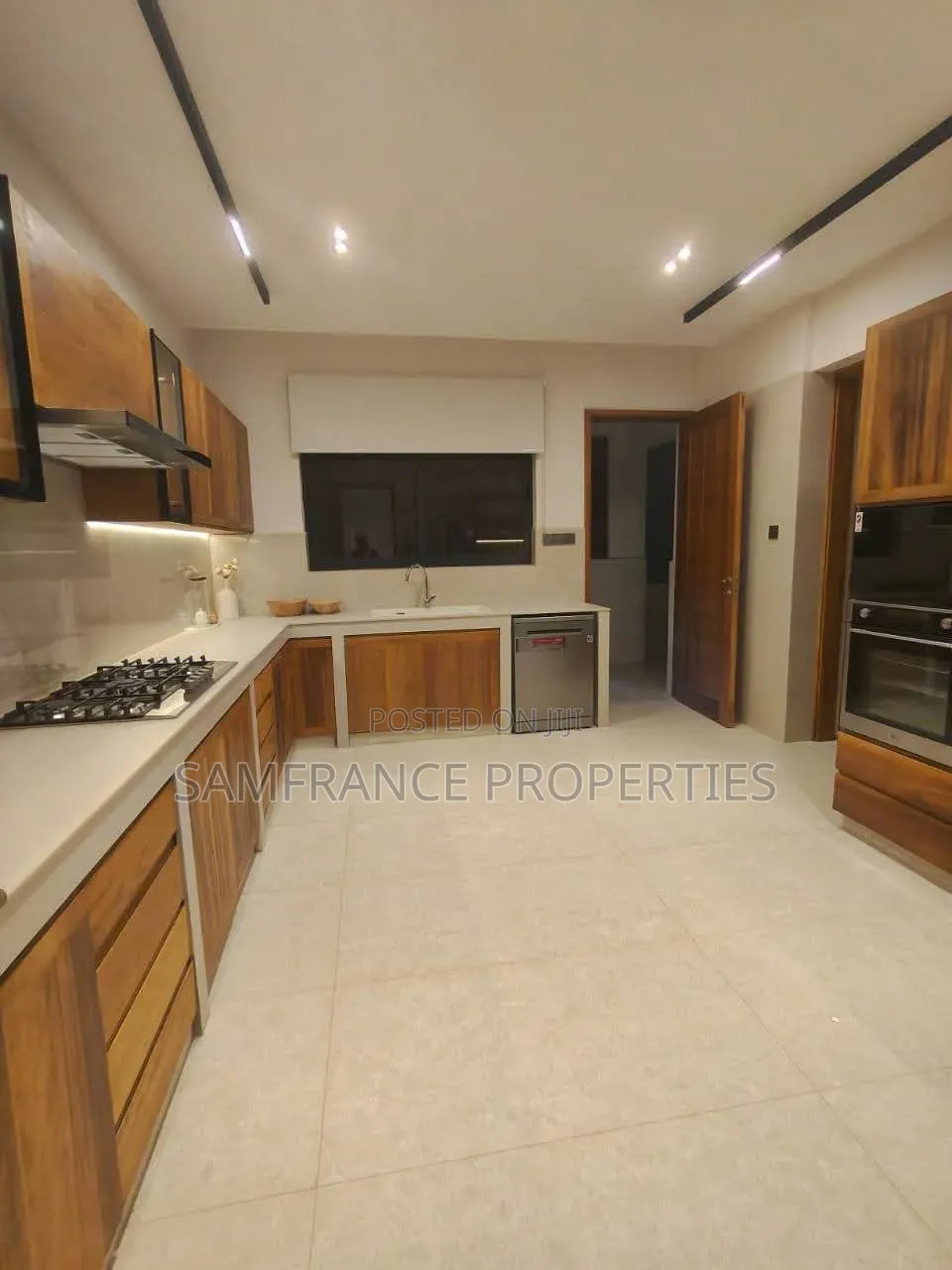 3bdrm Apartment in Nyali Mount Kenya for sale in Nyali