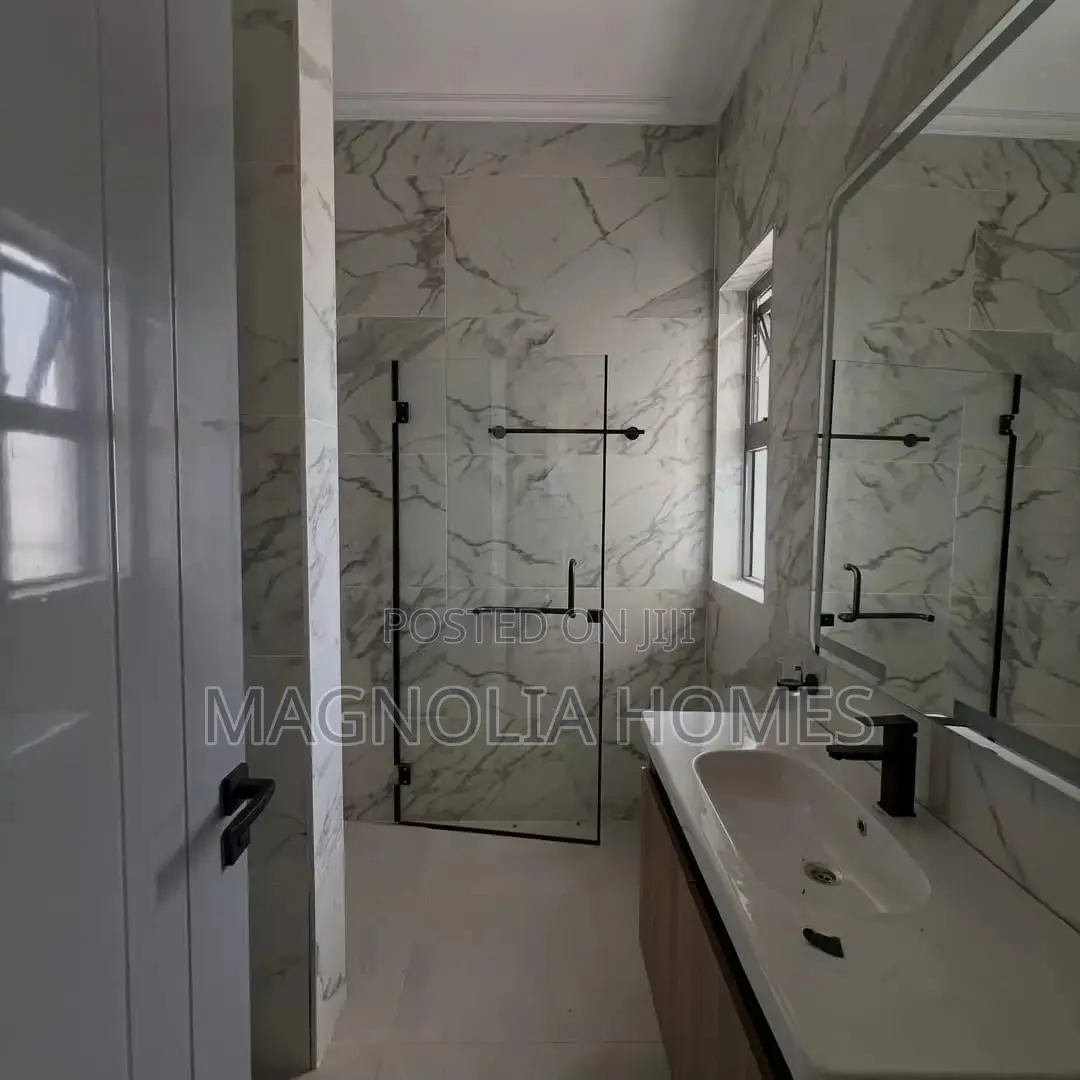 6bdrm Villa in Muthangari for sale in Muthangari