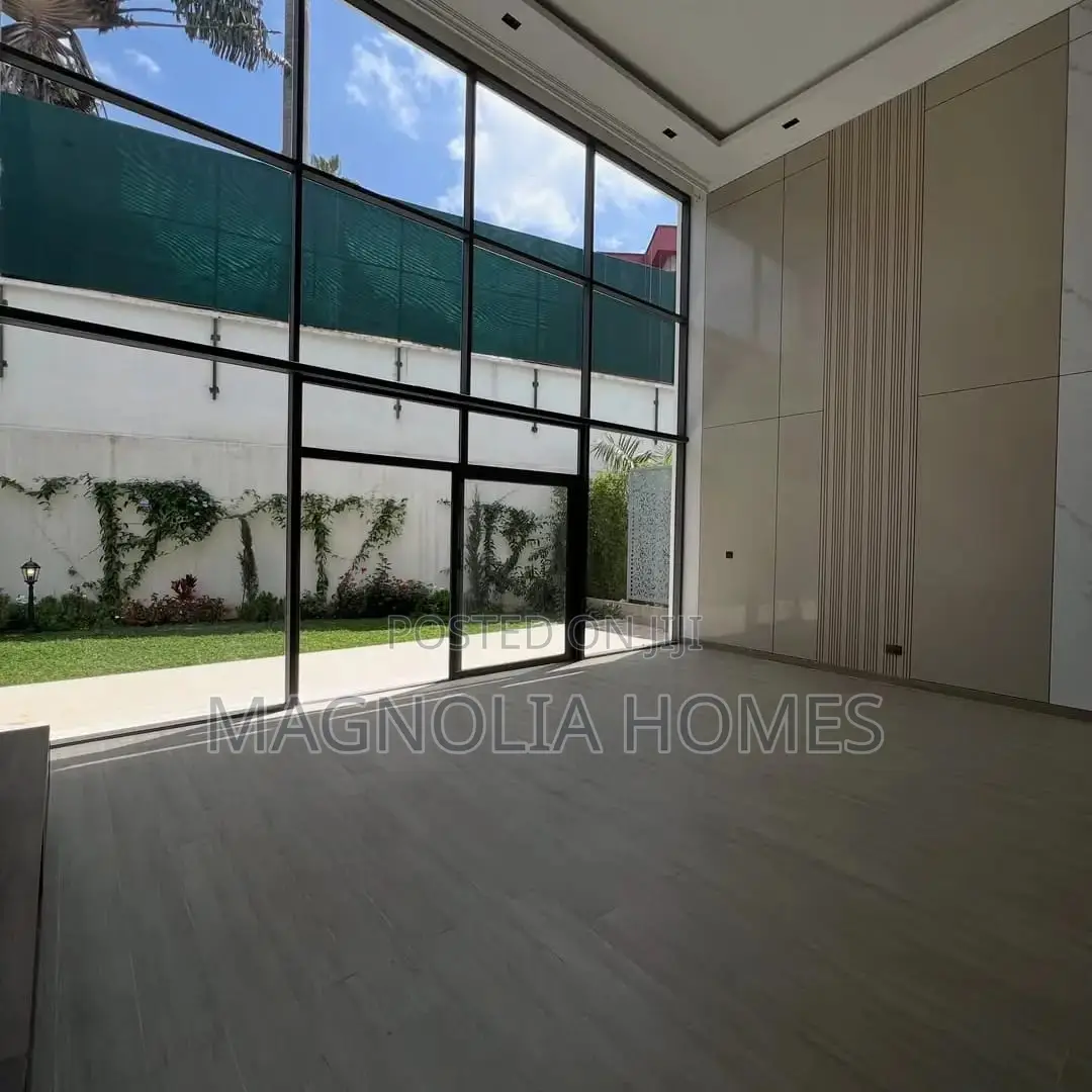 6bdrm Villa in Muthangari for sale in Muthangari