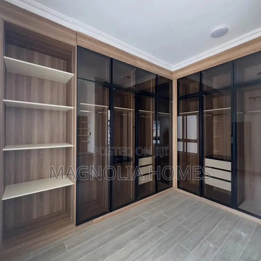 6bdrm Villa in Muthangari for sale in Muthangari