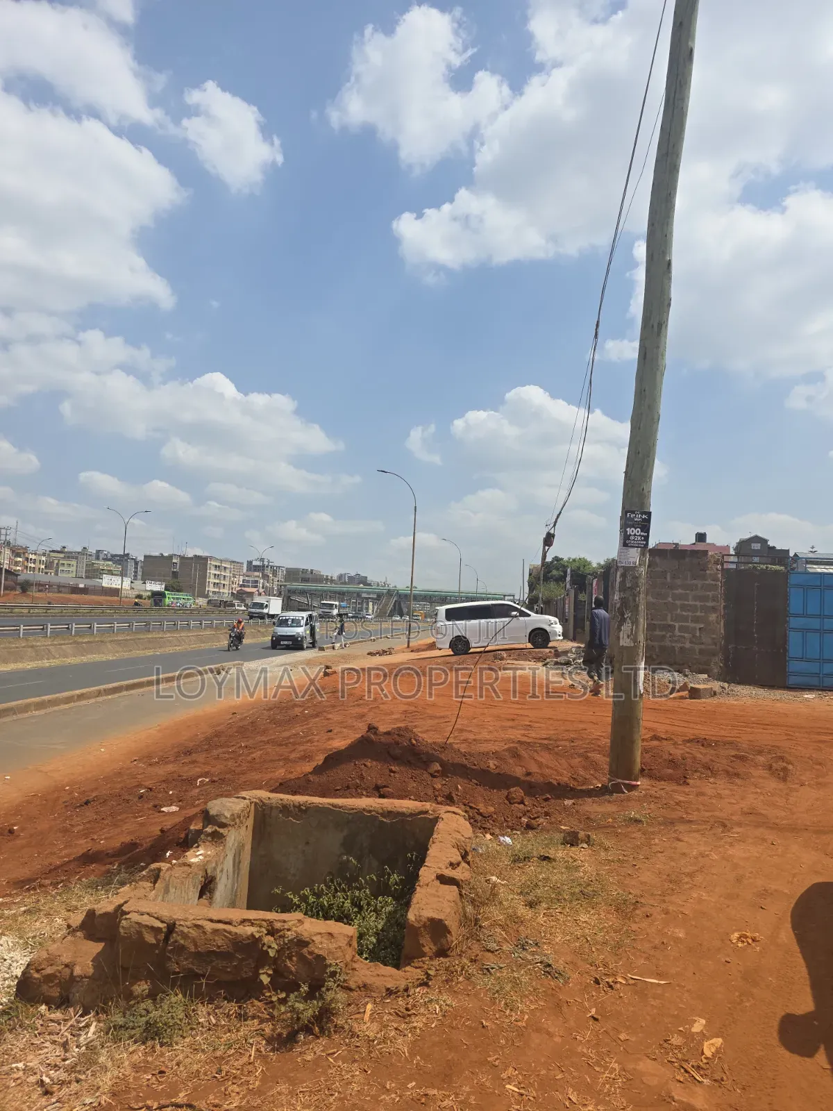 Distressed 100/100 Commercial Plot Touching Thika Super Highway. in Roysambu