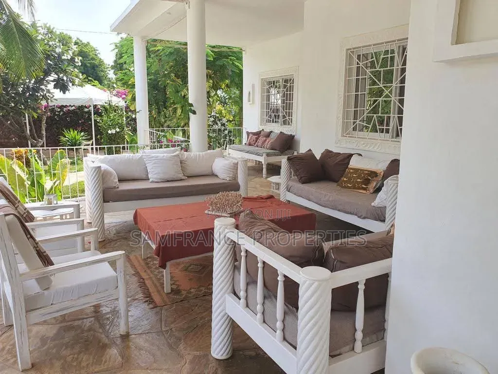 4bdrm Mansion in Casuarina, Town Centre for sale in Town Centre